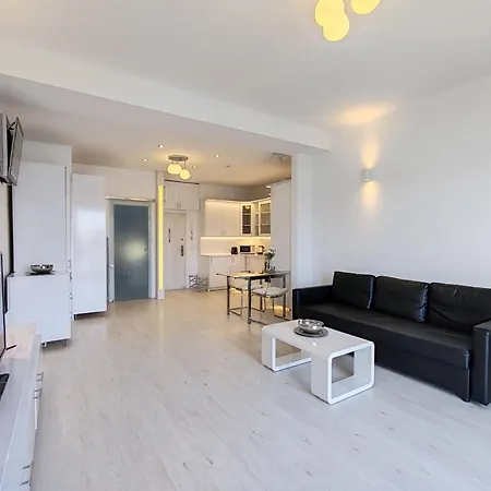 B40 With Parlament View Апартаменты *